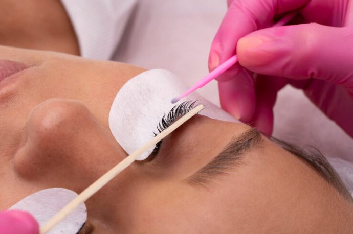 Fluttering Elegance: Discover the Marvels of Eyelash Extensions
